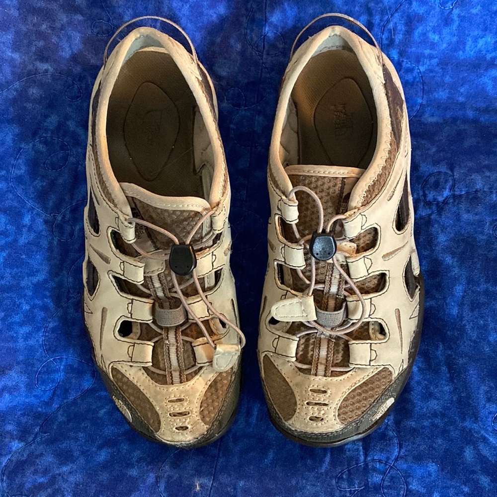 North face water / walking shoe